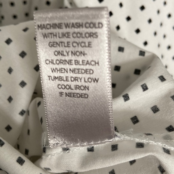 26/28 Avenue Dotted Print Button Up Blouse with 3/4 Sleeve and Shirttail Hem - Picture 13 of 17